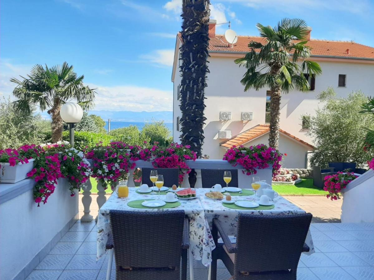 Bed and Breakfast Pansion Katarina Malinska Exterior foto